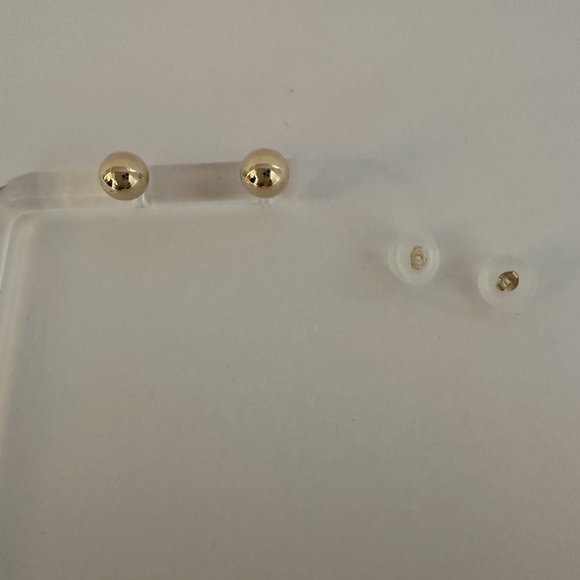 NWOT _ 14K Yellow Gold Ball Imported Stud Earrings; Color: Yellow Gold - Picture 3 of 5